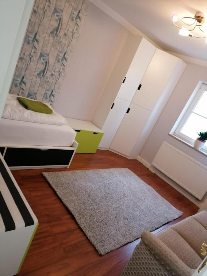 Grosses 4 Zimmer Apartment Naehe Messe Hanovra Exterior foto