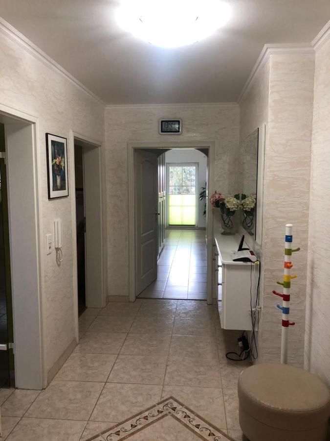 Grosses 4 Zimmer Apartment Naehe Messe Hanovra Exterior foto